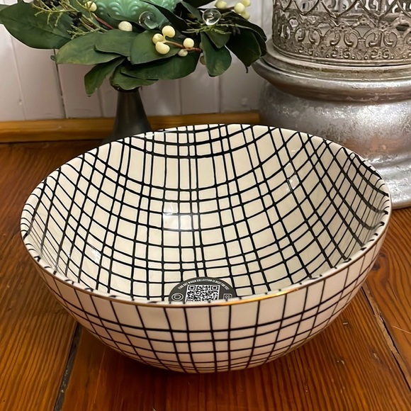 New Thyme And Table Large Soup or Serving Bowl Crisshatch - Picture 6 of 6